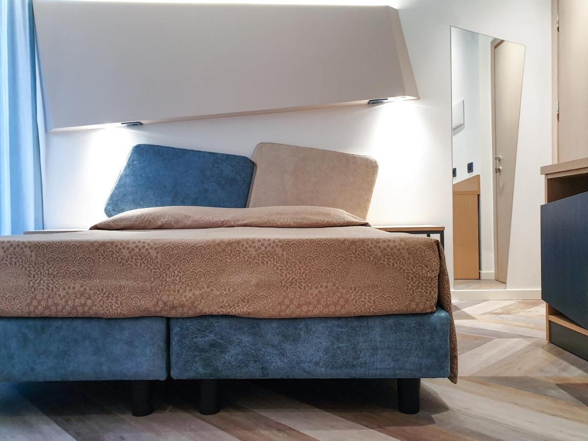 Color Hotel Rimini Ngoại thất bức ảnh